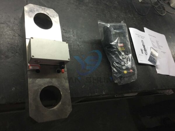 Dynamometer - Wireless Indicator - Load Cell and Shackles for Water Bags